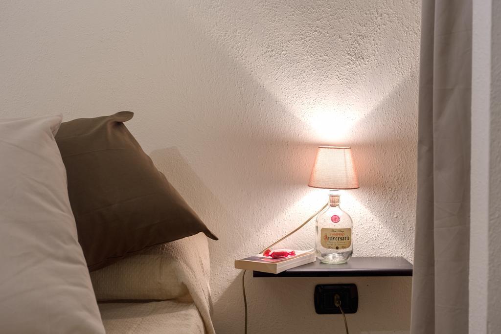 Vico Street Apartment Наполи Стая снимка