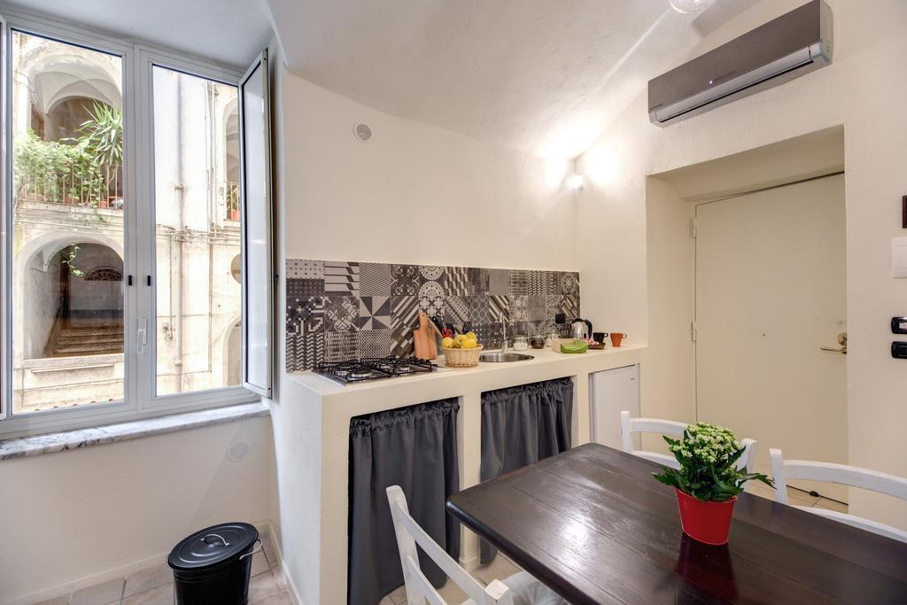 Vico Street Apartment Наполи Стая снимка