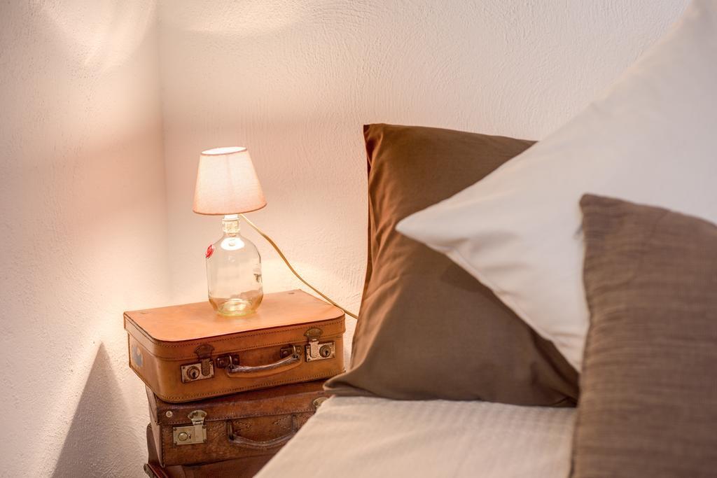 Vico Street Apartment Наполи Стая снимка